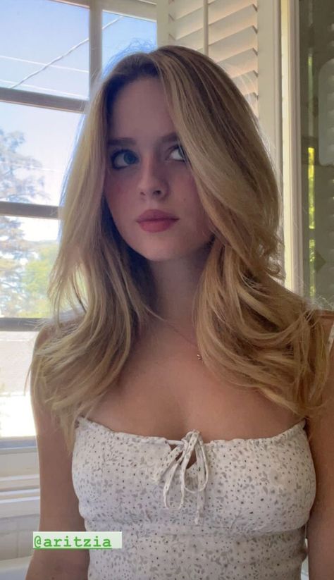 Ouija Movie, Character Face Reference, Lulu Wilson, Fame Shifting, Ava Kolker, Annabelle Creation, Hair Tips And Tricks, Happy 17th Birthday, Kathryn Newton