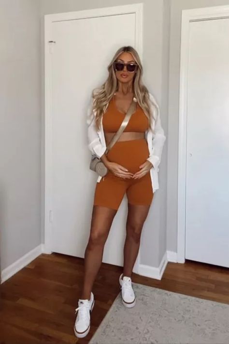 Summer Outfit Maternity, Barely Pregnant Outfits, Pregnant Fair Outfit, Pregnant Soccer Mom Outfits, 23 Weeks Pregnant Outfits, Summer Outfits 2023 Pregnant, 8 Weeks Pregnant Outfit, Pregnant Cool Outfits, Pregnant Looks Summer