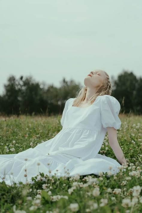 Fairy Aesthetic Photoshoot, Aasimar Wizard, Red Dress Poses, Wabi Sabi Wedding, Field Senior Photos, Night Oil Painting, Girl In White Dress, Green Grass Field, Dress Poses