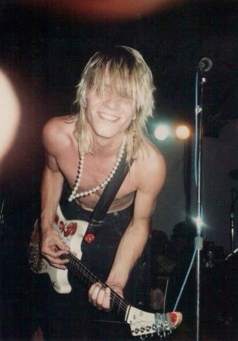 John Rzeznik, Men 90s, Goo Goo Dolls, Doll Aesthetic, Heavy Metal Music, Love My Boyfriend, Mötley Crüe, Bon Jovi, Pretty Men