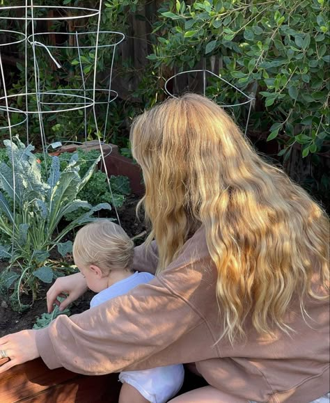 Family Garden Aesthetic, Bohemian Mom Aesthetic, Witch Mom Aesthetic, Outdoorsy Mom Aesthetic, Gentle Life Aesthetic, Wlw Family Aesthetic, Motherly Aesthetic, Hippie Mom Aesthetic, Crunchy Mom Aesthetic