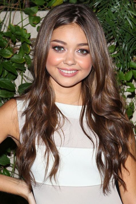 Sarah Hyland Sara Hyland Hair, Brunette Icons, Sarah Hyland Hair, Haley Dunphy, Celebrity Woman, Thea Queen, Sarah H, The Modern Family, Sarah Hyland