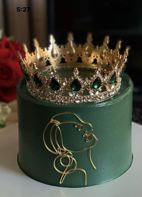 Green Birthday Cakes, Tiara Cake, Donut Decorating Ideas, Libra Birthday, Pearl Party, Happy Birthday Cake Pictures, Royal Green, 35th Birthday, 75th Birthday