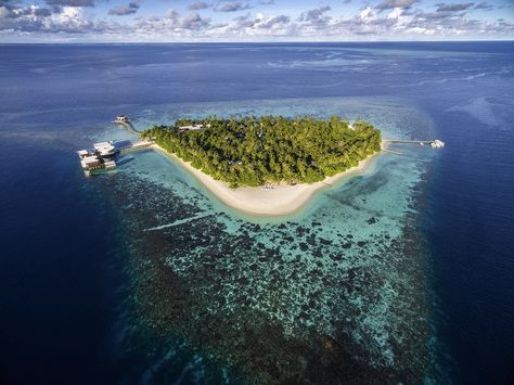 Camiguin Island, North Sulawesi, Philippines Travel Guide, Maldives Hotel, Travel Mood, Hotels Luxury, Travel Vibes, Luxurious Hotel, Tropical Escape