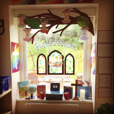 Updated reflection display- Christian values. Children made prayer stones. Branch with Apple - signifying trinity. Bible quotes on leaves to reflect the termly Christian value. Classroom Prayer, School Year Themes, Ks2 Classroom, Catholic Kids Activities, Year 1 Classroom, Teaching Displays, Prayer Stations, School Prayer, Corner Ideas