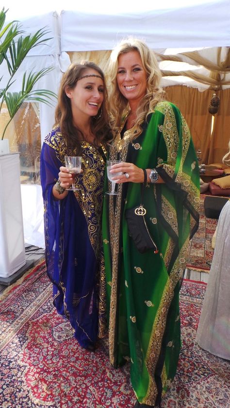 Arabic Theme Party Outfit Arabian Nights, Arabic Night Party Ideas Outfit, Dubai Theme Party Outfit, Indian Theme Party Outfit, Arabian Nights Costume Woman, Arabian Nights Theme Party Outfit, Arabian Nights Outfit Women, Arabian Theme Party Outfits, Arabic Night Outfit