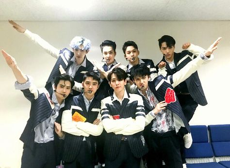 We love EXO ✌❤ #EXO #TheWar Exo 2017, Exo Official, Ko Ko Bop, Exo Korean, Xiu Min, Kim Jongdae, Kpop Exo, Exo Members, Oh Sehun