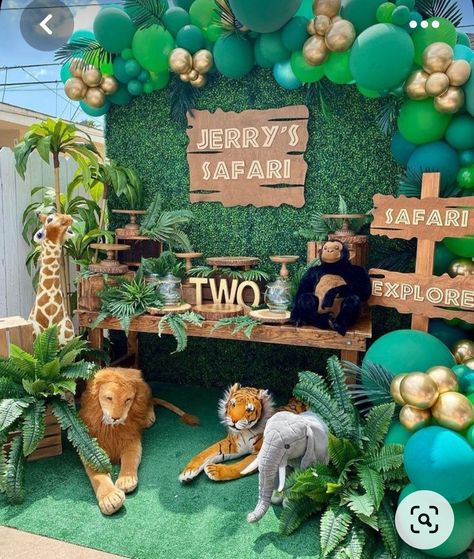 Safari Theme Birthday Party, Safari Birthday Party Decorations, Safari Party Decorations, Jungle Theme Birthday Party, Small Spaces Living Room, Zoo Birthday Party, 2nd Birthday Party For Boys, Cozy Living Room Ideas, Jungle Safari Birthday