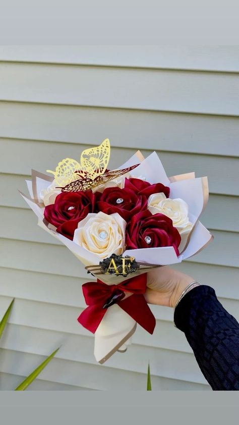 Valentines Bouquets Ideas, Eternal Rose Bouquet Valentines, Mother Day Bouquet Ideas, Mini Eternal Rose Bouquet, Small Eternal Rose Bouquet, Forever Roses Diy, Eternal Flowers Bouquets, Ribbon Flowers Bouquet Ideas, Eternal Bouquet Ideas