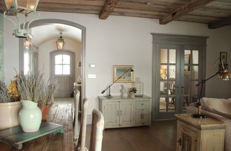 French Style Home - Inspired By This Dark Trim, Vintage Loft, House Of Turquoise, French Style Homes, Lots Of Windows, Provence Style, Design Del Prodotto, A Living Room, Design Case