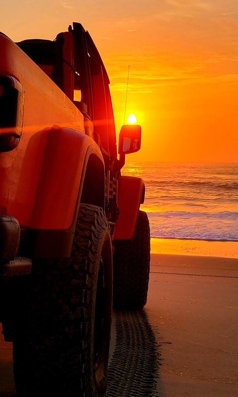 Orange Photos Aesthetic, Orange Jeep, Jeep Sahara, Jeep Lifestyle, Beach Jeep, Cars Jeep, Jeep Wave, Rugged Ridge, Jeep Jeep