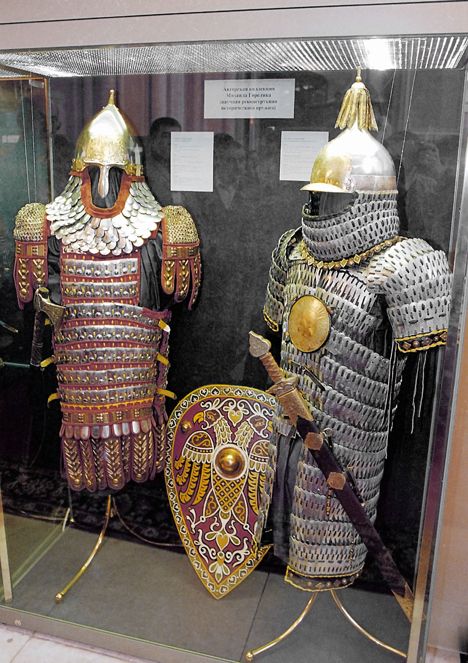 From nobleman to foot soldier - Russian armor had it covered - Russia Beyond Russian Armour, Lamellar Armor, Types Of Armor, Historical Warriors, Ancient Armor, Historical Armor, Ancient Warfare, Knight Armor, Arm Armor