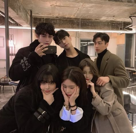 Ulzzang Squad, Ulzzang Friends, Boy And Girl Friendship, Kore Ulzzang, Boy Squad, Korean Best Friends, Girl Friendship, Girl Best Friends, Boy Best Friend