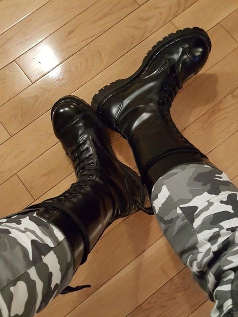 Skink Priest, Skinhead Aesthetic, Military Boots Outfit Men, Fitted Leather Knee-high Punk Boots, Skinhead Boots, Skinhead Fashion, Punk Scene, Army Fashion, Work Boots Men