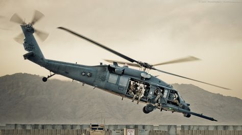 HH-60G Pavehawk Us Army Rangers, Army Aviation, Airbus Helicopters, Close Air Support, Us Military Aircraft, Military Wallpaper, Army Rangers, Black Hawk, Spaceship Design