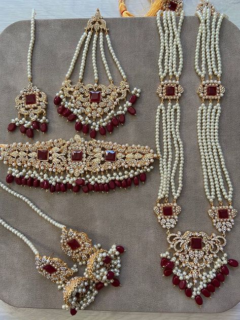 Pakistani Bridal Necklace Set, Bridal Jhumar Design, Pakistani Jewellery Design, Bridal Jewellery Set Weddings, Indian Bridal Jewellery Set, Jhumar Tikka, Mughal Jewelry, Bridal Jewellry, Pakistani Jewellery