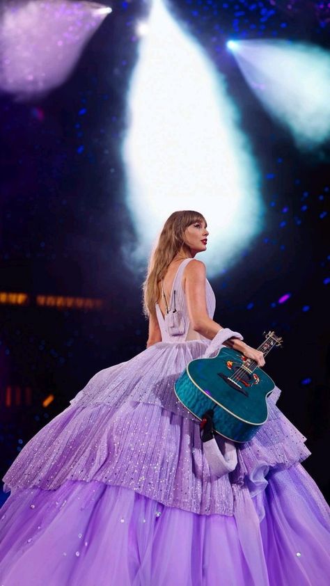 Speak Now Wallpaper, Concert Taylor Swift, Taylor Swift Enchanted, Style Taylor Swift, Taylor Swift Fotos, Taylor Swift Images, Photos Of Taylor Swift, Taylor Swift Speak Now, Celebrity Photographers