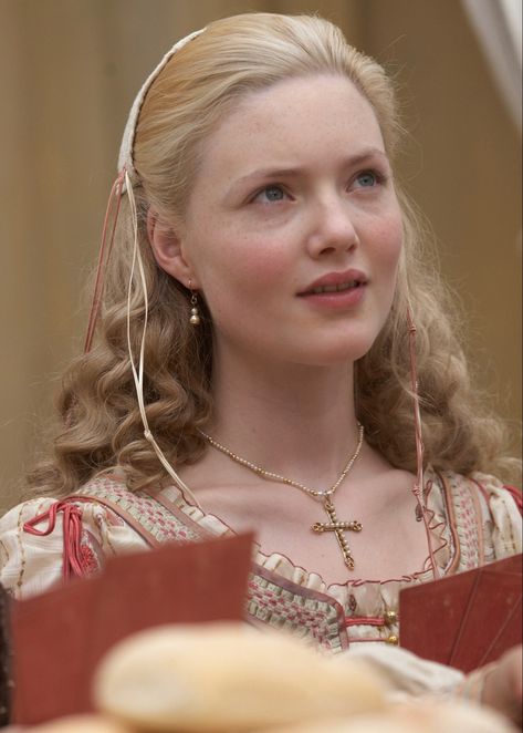 Holliday Grainger as Lucrezia Borgia François Arnaud, Daena Targaryen, Oc Dress, Tudor Dress, Holliday Grainger, 1950s Party Dresses, Lucrezia Borgia, 1950’s Style, The Borgias