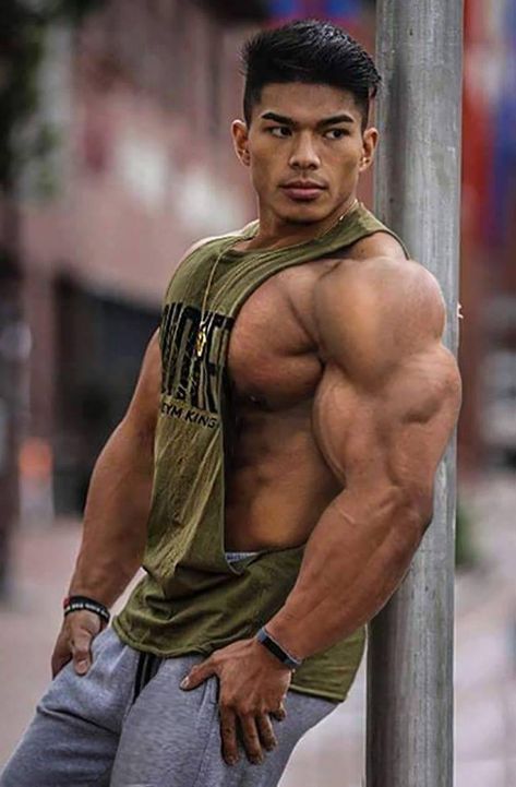 Need some gym Motivation? View my top 85 training clips listed on my website. https://www.primecutsbodybuildingdvds.com Biker Style Men, Ripped Body, Gym Guys, Muscle Boy, Bodybuilders Men, Testosterone Booster, Big Muscles, Workout Pictures, Men's Muscle