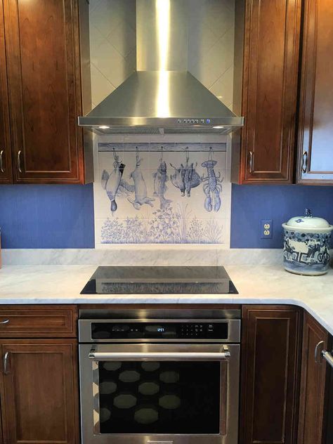 View of kitchen blue on white color scheme with tile mural installed above countertop stove. Artist Julia Sweda. White Tiles Kitchen, Countertop Stove, Backsplash Mural, Kitchen Blue, Tiles Kitchen, Border Tiles, Delft Tiles, White Backsplash, Tile Murals