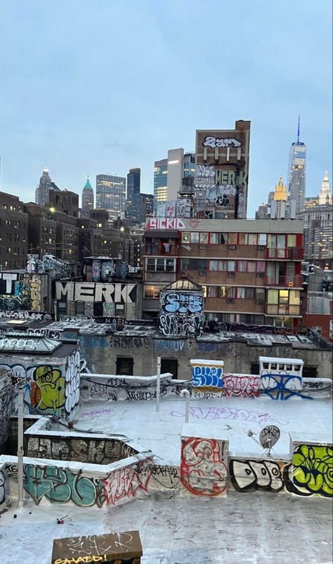 Hidden Ny, Graffiti Photography, New York Graffiti, Graffiti Tagging, Graffiti Style Art, Graffiti Designs, City Vibe, Graffiti Drawing, Graffiti Styles