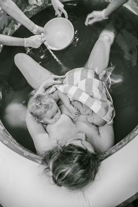 tandem nursing home birth water birth Benzel photography placenta normalize breastfeeding Cute Birth Pictures, Homebirth Photography Water, Home Water Birth Photography, Diy Birth Photography, Birth Support Person, Home Birth Photography Water, Giving Birth Aesthetic, Raw Birth Photography, Doula Handouts