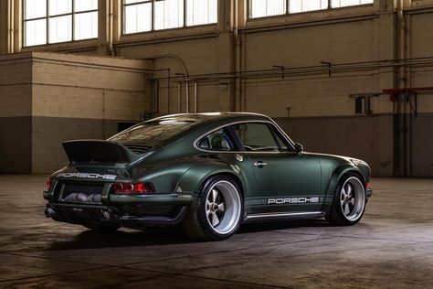 Singer Porsche, Singer Vehicle Design, Porsche Singer, Porsche Sports Car, Porsche 964, Vintage Porsche, Vw Porsche, Fancy Cars, Classic Porsche