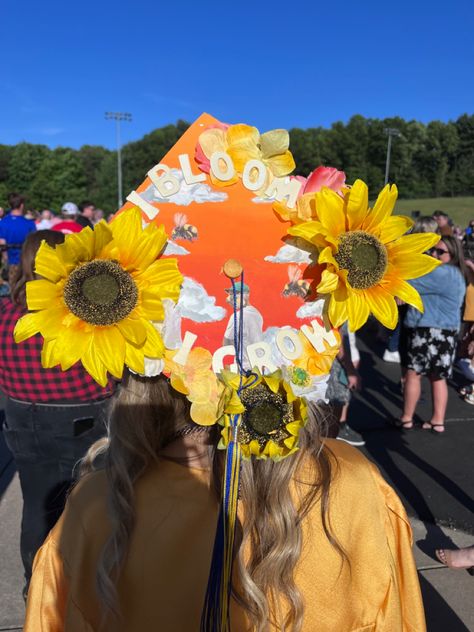 Grad Cap Ideas Tyler The Creator, Tyler The Creator Grad Cap, Frank Ocean Grad Cap, Tyler The Creator Graduation Cap, College Grad Cap Ideas, Graduation Cap Decoration Diy, High School Graduation Cap, Grad Hat, Grad Cap Designs