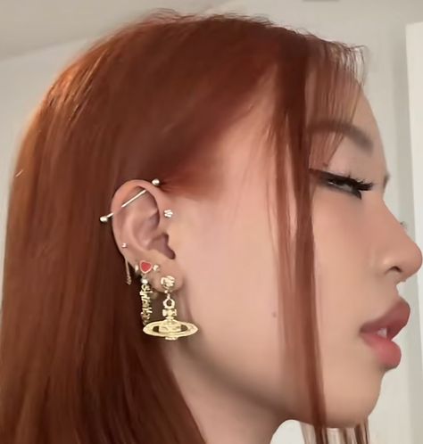 Decorated Ears Piercings, Jasmine Le Piercings, Tara Yummy Ear Piercings, Kpop Piercings Female, Asian Ear Piercing, Gold Ear Piercings Aesthetic, 2 Piercings Ear Ideas, Ear Peircings, Pretty Ear Piercings