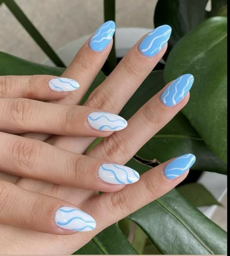 Squiggle Nails, Wave Nail Design, College Nails, Nails Art Summer, Nail Art Designs For Beginners, Summer Nails Art, Wave Nails, Nail Nail Designs, Nail 2023