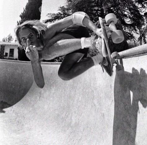 // Hugh Holland, Jay Adams, Lords Of Dogtown, Skate Photography, Skateboard Photos, Old School Skateboards, Skate Photos, Skate And Destroy, Skateboard Photography