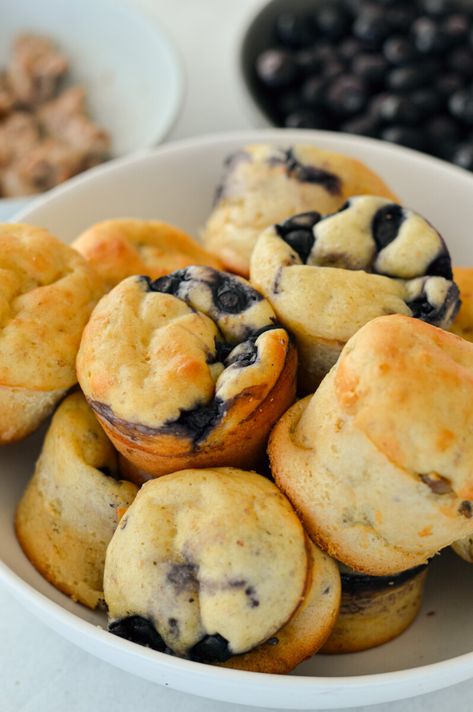 Protein Pancake Muffins From A Mix Pancake Muffins Healthy, Make Ahead Low Calorie Breakfast, High Protein Pancake Muffins, Sweet Protein Breakfast, Easy Breakfast Prep For The Week, Easy High Protein Breakfast Ideas, Protein Pancake Bowl, Snack Meal Prep Ideas, Pancake Muffins Easy