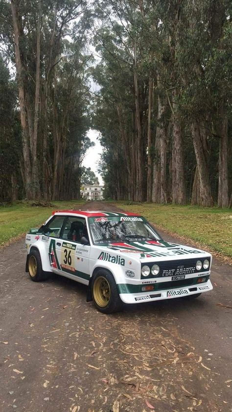 Fiat 131 Abarth, Rally Car Racing, Fiat 131, Race Car Driving, Cars Aesthetic, Car Luxury, Fiat Cars, Porsche Sports Car, Ford Car