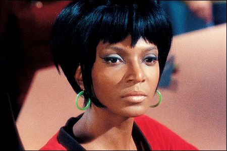 Lieutenant Uhura, played by Nichelle Nichols. Gorgeous woman, and a pioneer character in American Television. Star Trek Crew, Nichelle Nichols, Star Trek 1966, Paddy Kelly, Star Trek Tv, Star Trek Original Series, Star Trek Series, Star Trek Images, Star Trek Characters