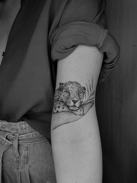 Amazon Jungle Tattoo, Small Leopard Tattoo For Women, Safari Tattoo, Small Bff Tattoos, Small Dope Tattoos, Leopard Tattoo, Baby Tattoo Designs, Magic Runes, Leopard Tattoos