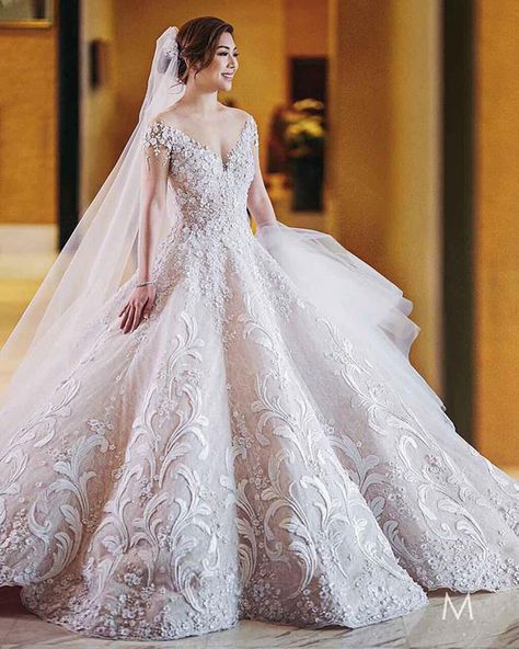 Dress: Mak Tumang Mak Tumang, Famous Wedding Dress Designers, Bellas Wedding, Prenup Photos, Sweetheart Wedding Gown, Latest Wedding Gowns, Famous Wedding Dresses, Popular Wedding Dresses, Bride Gown