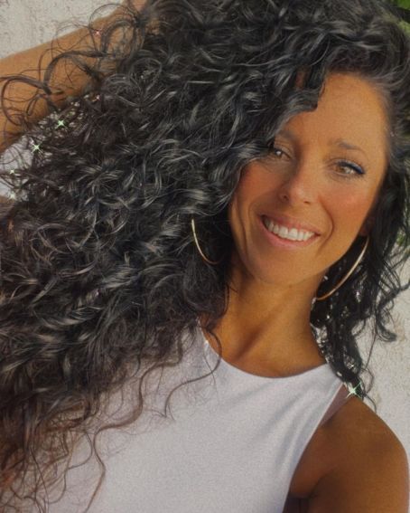 Curly Hairstyles For 50 Year Old Women, Curly Hairstyles For Women In 40s, Hair Colors For Women Over 50, Curly Hair Over 50 Women Shoulder Length, Medium Length Curly Hairstyles Over 40, Curly Hair Women Over 50 Mid Length, Grey Curly Hair Natural Curls, Long Hair Older Women Over 50 Style, Medium Length Naturally Curly Hair