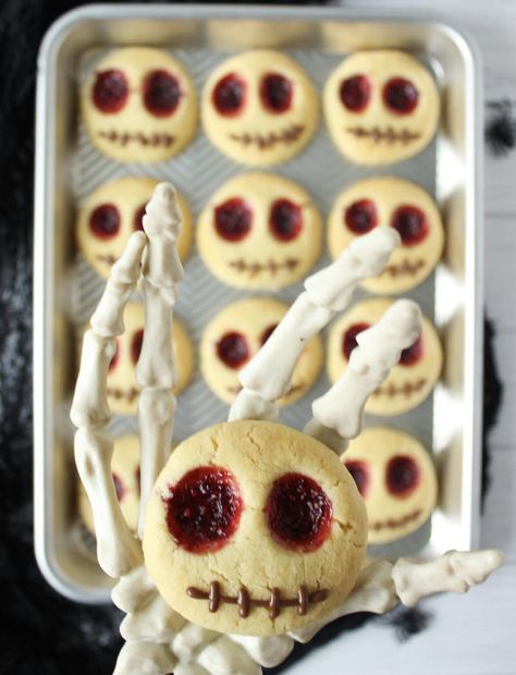 Easy Baking Recipes Halloween, Cute Halloween Cookies Easy, Jam Print Cookies, Halloween Easy Cookies, Easy Halloween Bakes, Halloween Thumbprint Cookies, Halloween Recipes Cookies, Halloween Cookies Decorated Easy, Cute Halloween Treats Easy