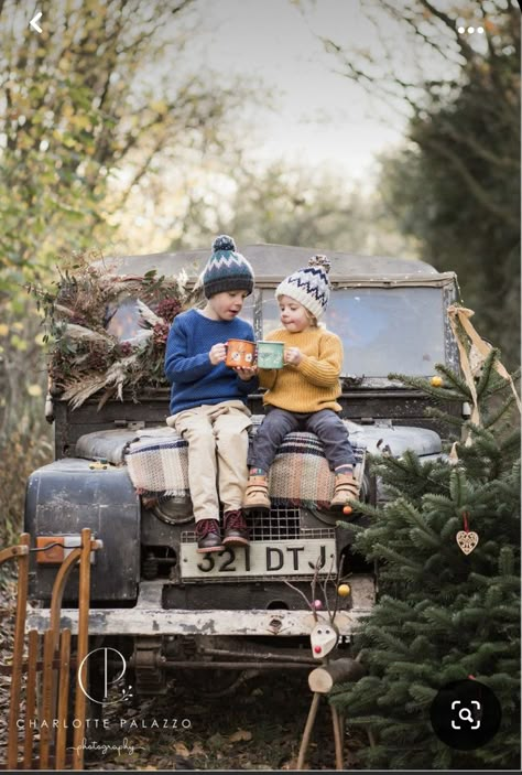 Santa Truck Photo Session, Old Land Rover Defender, Old Land Rover, Christmas Photo Session, Outdoor Christmas Photos, Christmas Chair, Holiday Photoshoot, Christmas Tree Truck, Family Christmas Pictures