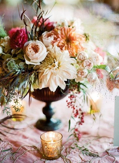 Thanksgiving Floral Centerpiece Engagement Romantic, Nantucket Wedding, Rose Gold Engagement Ring Vintage, Tafel Decor, Autumn Bride, Romantic Rings, Fall Wedding Centerpieces, Romantic Girl, Fall Wedding Bouquets