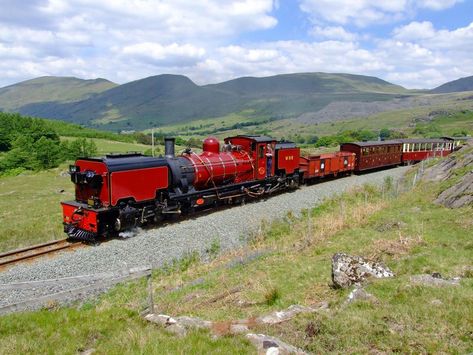 Heritage Railway, Castle Wall, Steam Engines, Snowdonia, North Wales, Steam Engine, Steam Trains, Steam Locomotive, Beautiful Backdrops