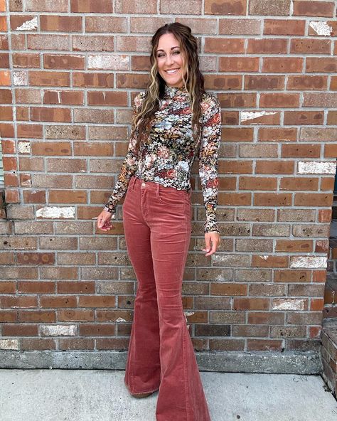 Back in Stock! Our Floral Mesh Top is back🌸✨ Make sure to get ahold of this adorable piece for all of those fall transition outfits! Better yet pair our Madelinn flares or Fiona flares for a simple fall outfit💖 #falloutfits #falllooks #floralmesh #meshtop #falltransitionoutfit #restock #backinstock #bestseller Mesh Top Fall Outfit, Floral Mesh Top Outfit, Red Flare Pants Outfit, Church Outfit Pants, Western Fall Outfits, Floral Top Outfit, Mesh Top Outfit, Floral Mesh Top, Tops Fall Outfits