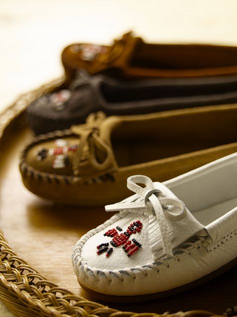 Minnetonka Thunderbird II - Smooth Leather Pocahontas Shoes, Satin Ballet Flats, Beaded Moccasins, Minnetonka Moccasins, Urban Cowboy, Beaded Ankle, Kawaii Fashion Outfits, Spring Celebration, Walk This Way