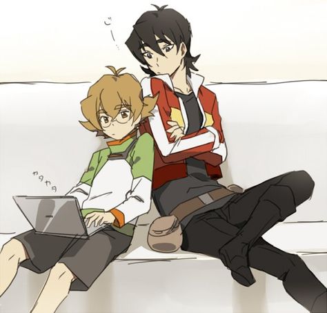 Keith and Pidge hanging out from Voltron Legendary Defender Voltron Pidge X Keith, Voltron Keith X Pidge, Pidge X Keith, Keith X Pidge, Pidge Voltron Fanart, Pidge And Keith, Kidge Voltron, Voltron Pidge, Keith And Pidge