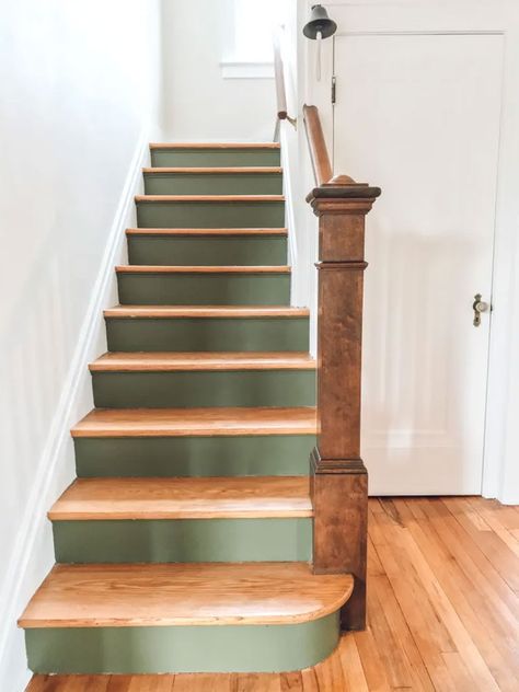 21 Staircase Makeover DIY Ideas (For All Skill Levels) - The Honeycomb Home Staircase Makeover Diy, Painted Stair Risers, Old Staircase, Painted Staircases, Staircase Makeover, Hallway Designs, Painted Stairs, Wood Stairs, Living Room On A Budget