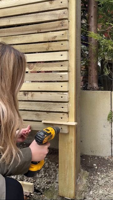 Michaela • DIY •Reno •Upcycles •Hacks •Styling on Instagram: "Another productive weekend 💪🏼 love how it’s coming along. I have had lots of questions about the fence and how hard it is to do. We have never built a fence before, this is our first attempt and surprisingly it is very easy to do once you figure out your measurements and etc. As we are utilising the existing posts, it’s little easier too. We are using rough sawn timber (already treated) from a local supplier; 25cm x 50cm x 4.8m with How To Build A Fence, Diy Fence Panels, Fence Extension Ideas, Diy Wooden Fence, Creative Fence Ideas, Fence Height Extension, Diy Fence Ideas, Upcycled Fence, Headboards Diy