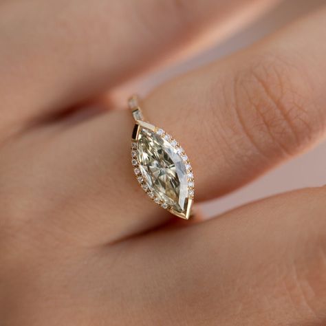 East West Marquise, Baguette Band, 14k Gold Wedding Ring, Marquise Cut Engagement Ring, Ring Baguette, Ring Halo, Engagement Rings Marquise, Gold Wedding Ring, Engagement Ring Cuts