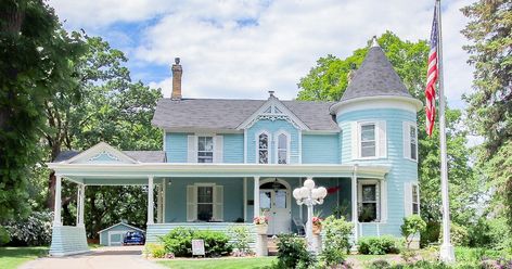 Historic bed-and-breakfast in Anoka lists for $900,000 Wine Bistro, Add A Bathroom, Victorian Bed, Porte Cochere, Billiard Room, Room Doors, Guest Bedrooms, Lawn And Garden, Queen Anne