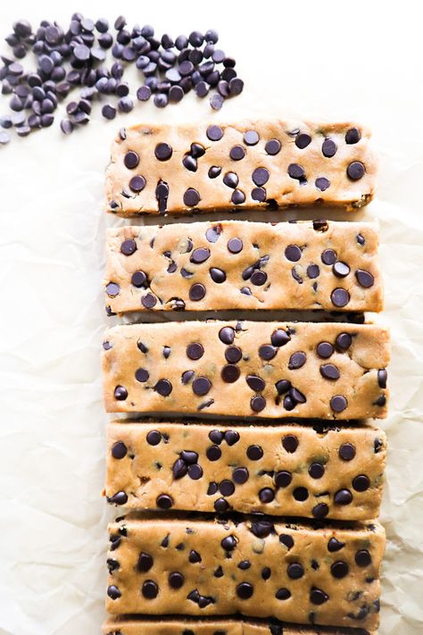 PEANUT BUTTER COOKIE DOUGH PROTEIN BARS - jenn eats goood Cookie Dough Protein Bars, Cookie Dough Protein, Good Protein, Butter Cookie Dough, Peanut Butter Protein Bars, Breakfast Sides, Peanut Butter Cookie Dough, Prep Breakfast, Peanut Butter Cookie