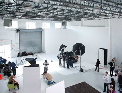 Photography Studio Spaces, Photo Studio Design, Photography Studio Decor, Photography Studio Design, Photography Studio Setup, Warehouse Studio, Home Studio Photography, Garage Studio, Studio Build